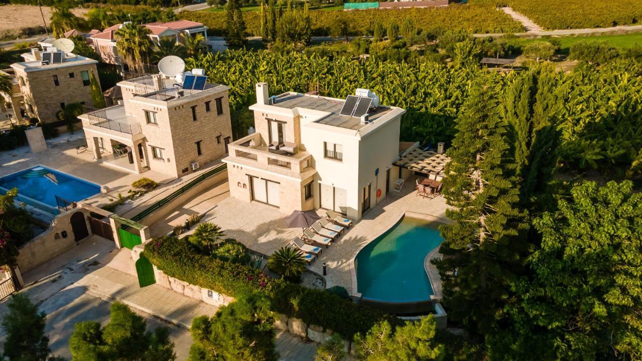 Villa Camelot By Ezoria Villas Coral Bay Exterior photo